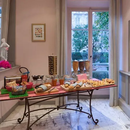 Victoria Hotell 4*
